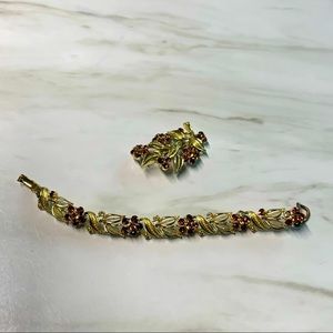 1940s Costume Jewelry Set Gold and Amber Marked Lisner